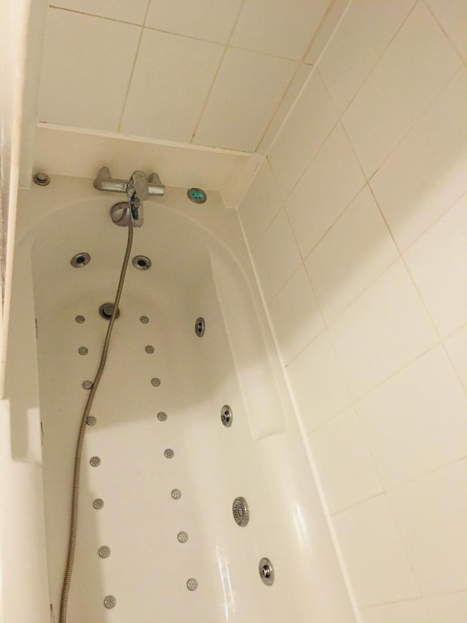 Appart Chartreux Baignoire Massante ,A 3 Minutes Du Centre En Bus! 2 Etoiles Atout France ヴォワロン エクステリア 写真